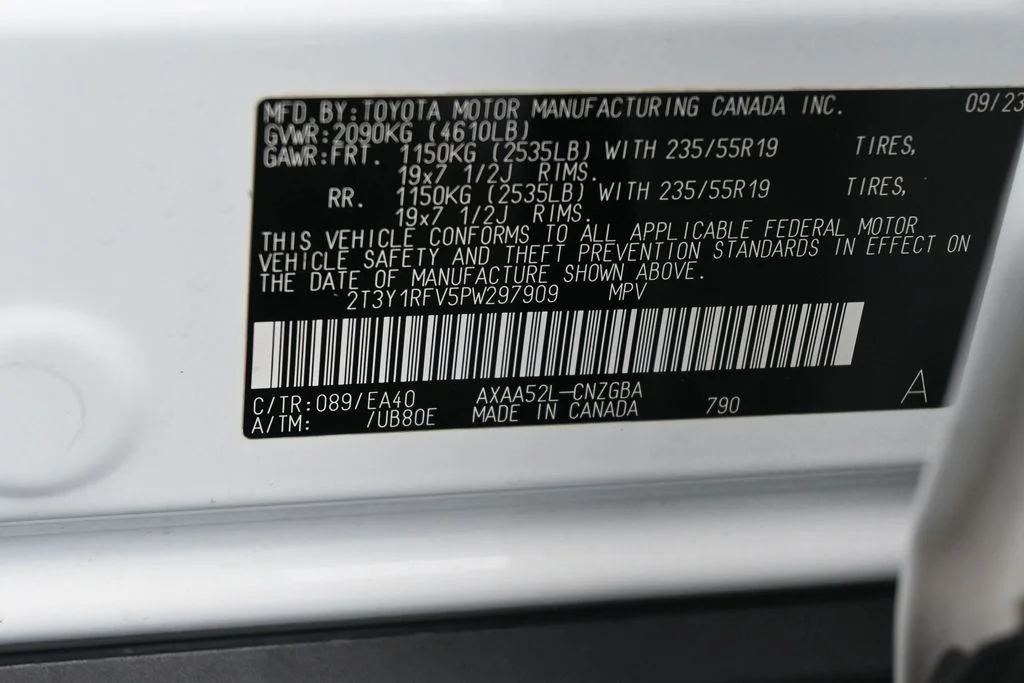 Used 2023 Ice Cap Toyota Limited image 17