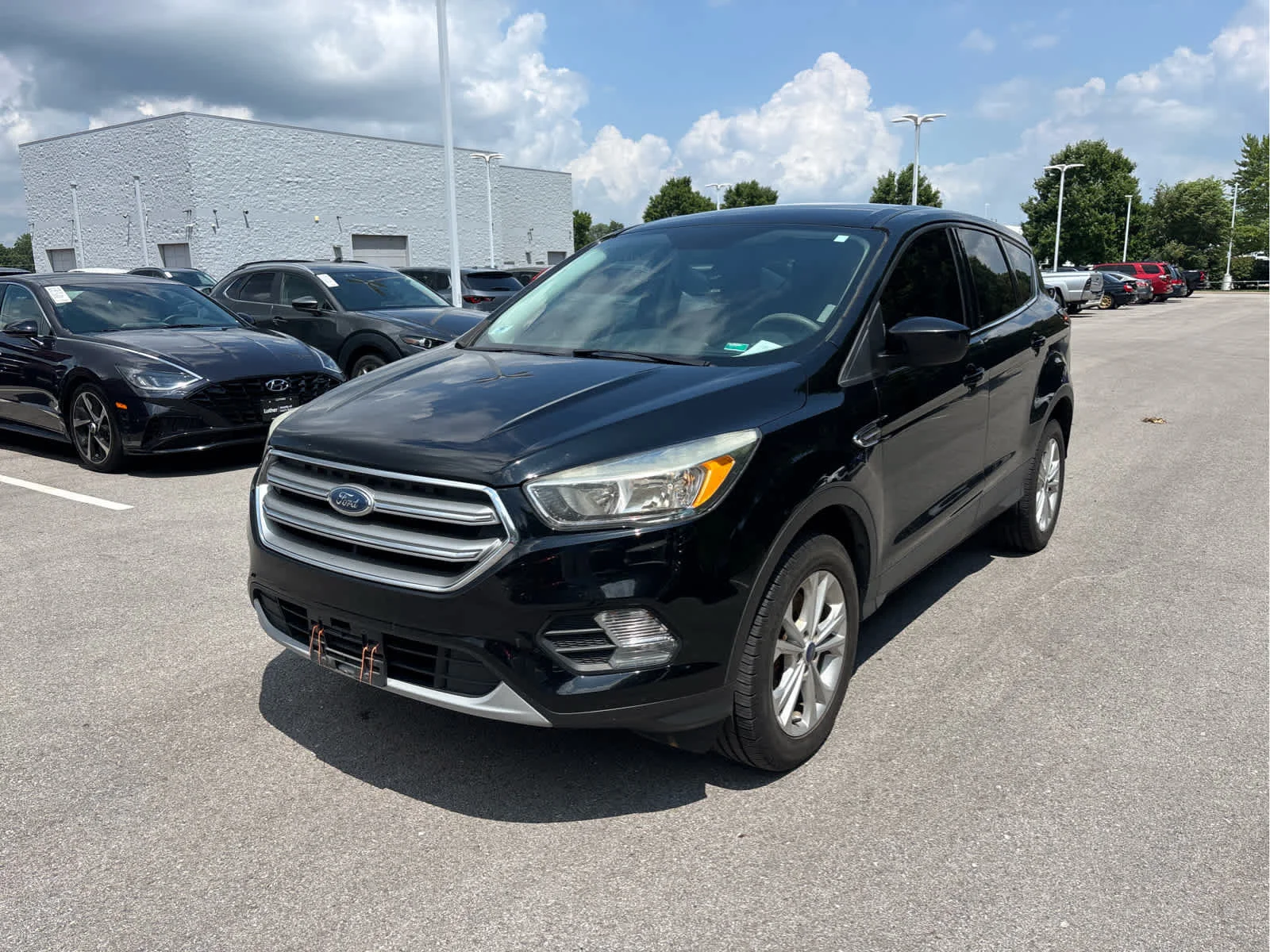 Used 2017 Ford Escape SE with VIN 1FMCU9GD4HUE69073 for sale in Kansas City