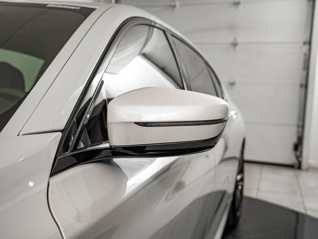 Used 2022 Mineral White Metallic BMW 750i xDrive image 9