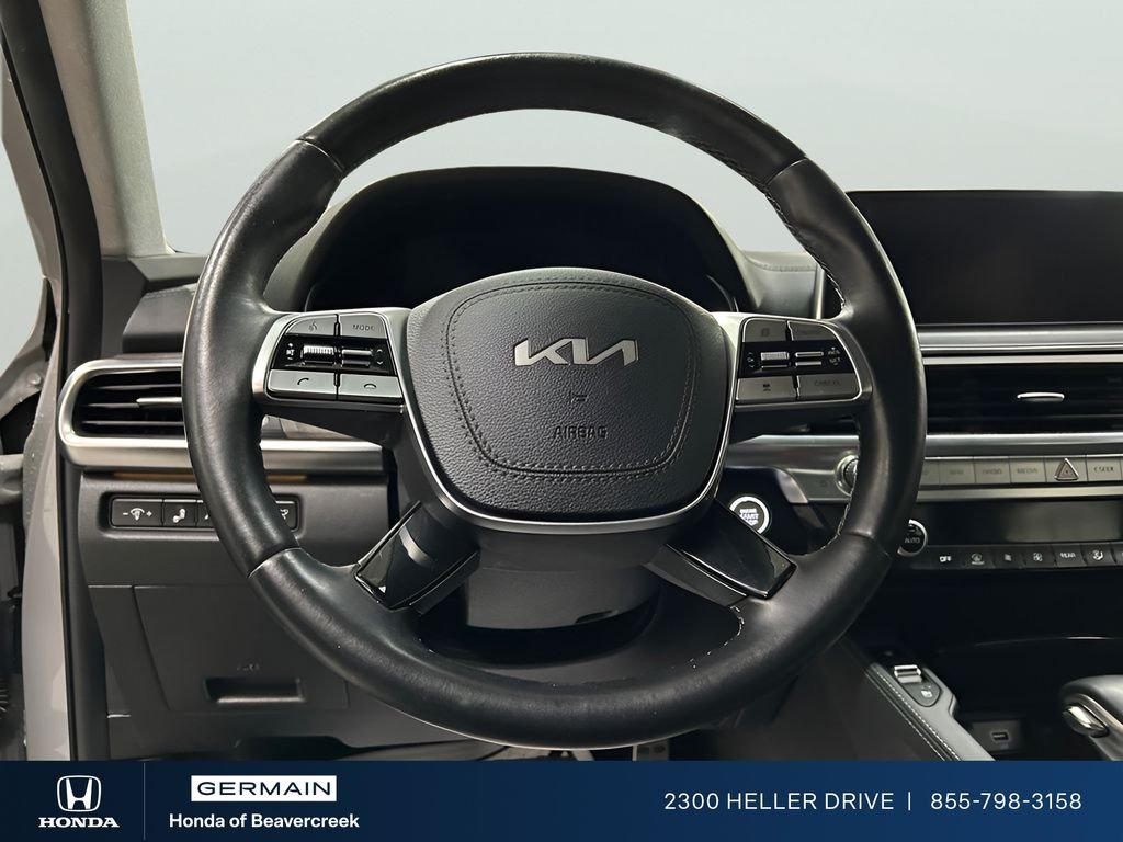 Used 2022 Wolf Gray Kia SX image 16