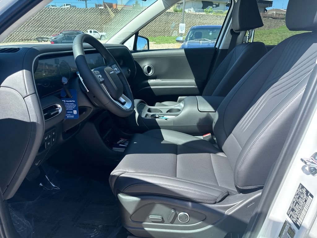 New 2026 White Hyundai SEL image 9