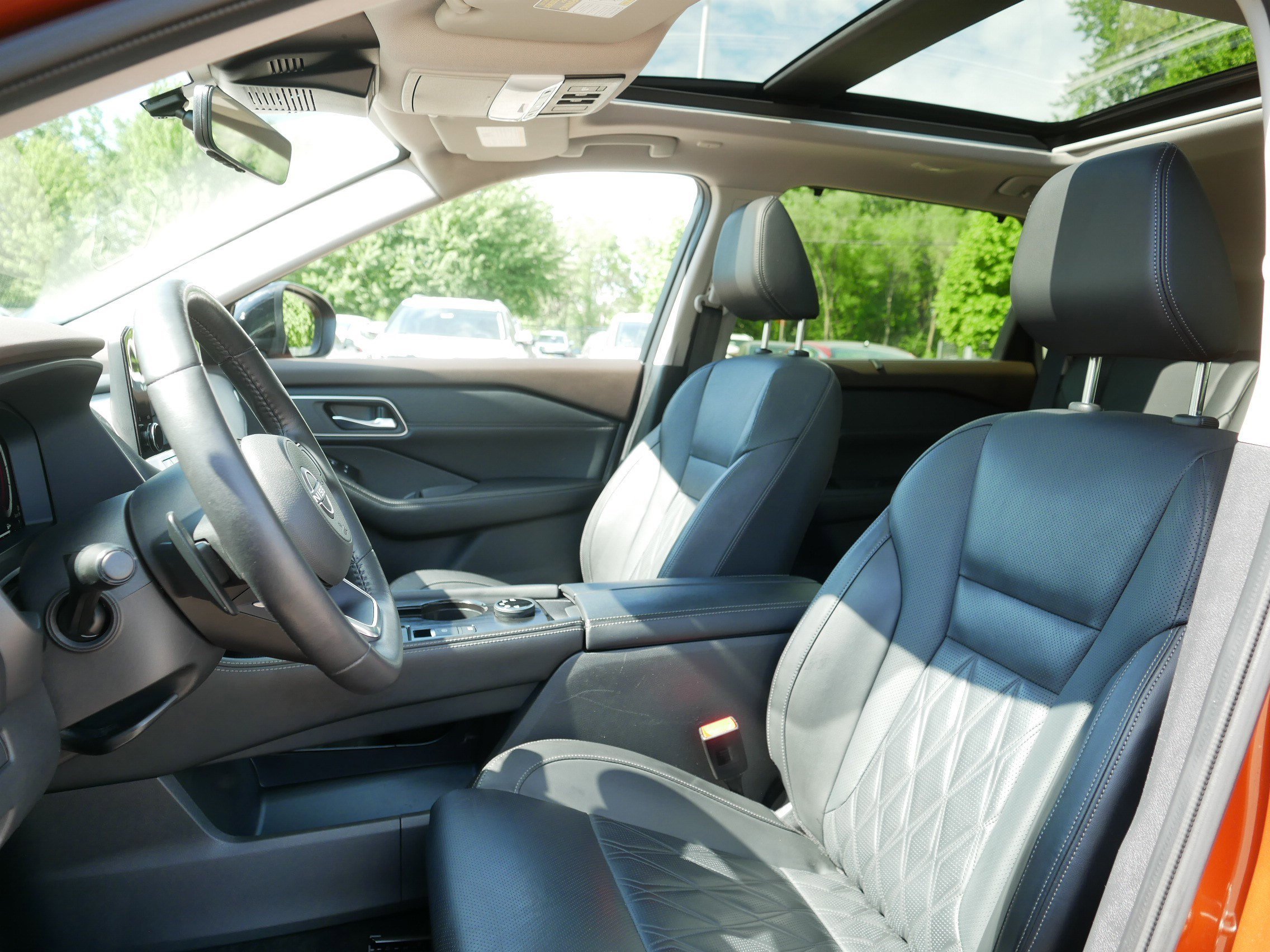 Used 2023 Sunset Drift Chromaflair/Super Black Nissan Platinum image 35