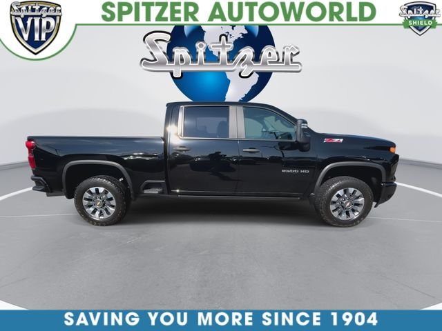 Used 2024 Black Chevrolet Custom image 9