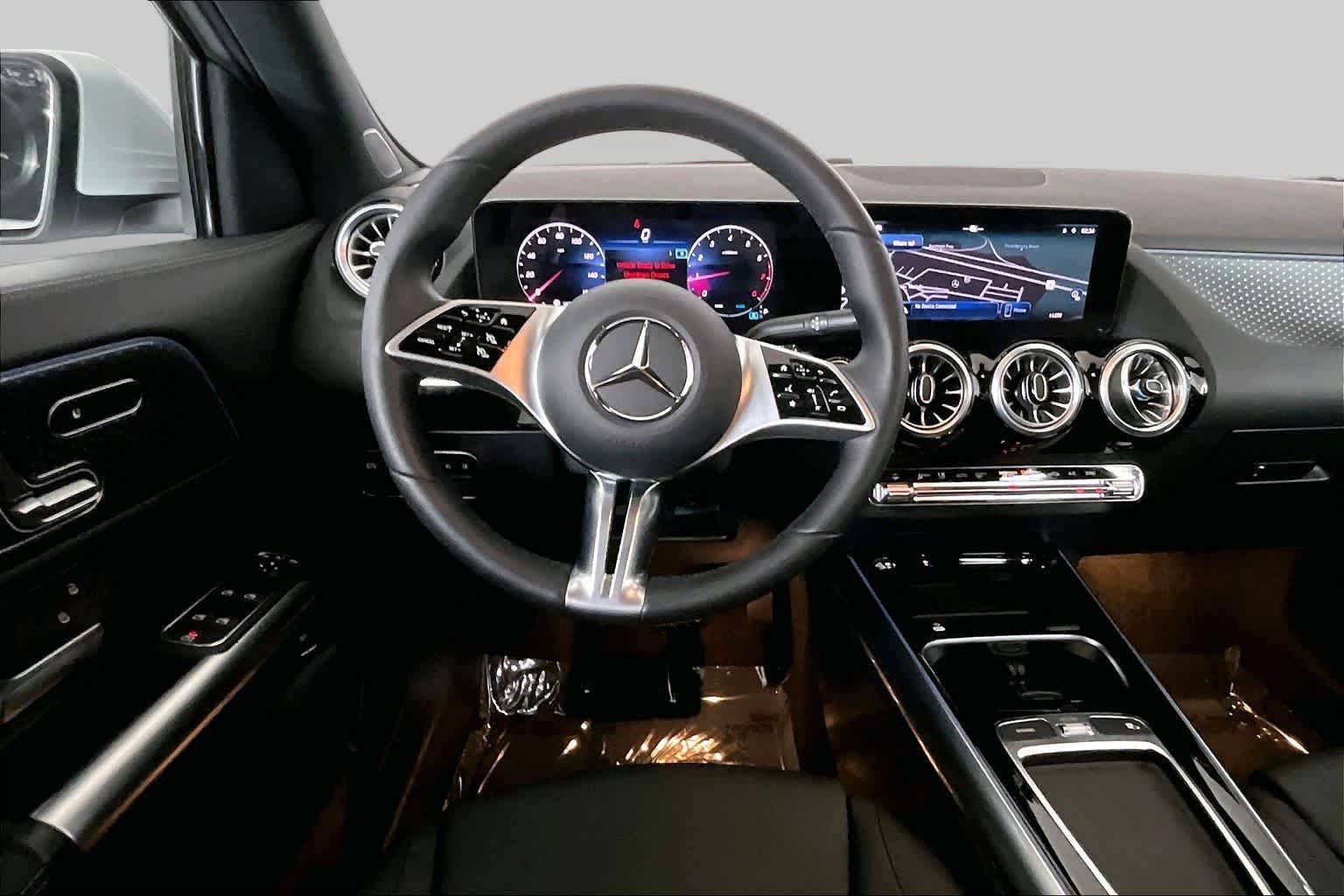 Used 2024 Digital White Metallic Mercedes-Benz GLA 250 image 6