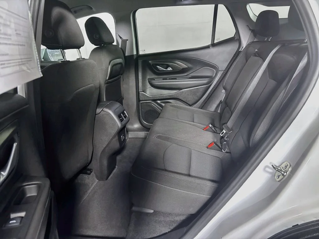 Used 2024 White GMC SLE image 20