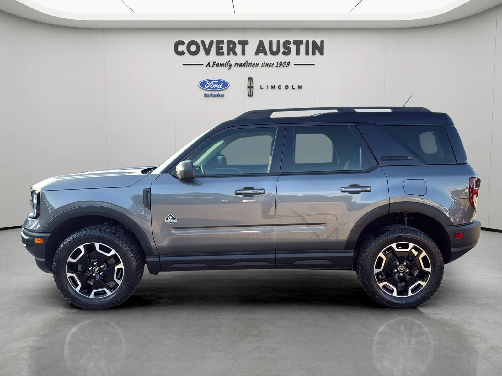Used 2021 Gray Ford Outer Banks image 2
