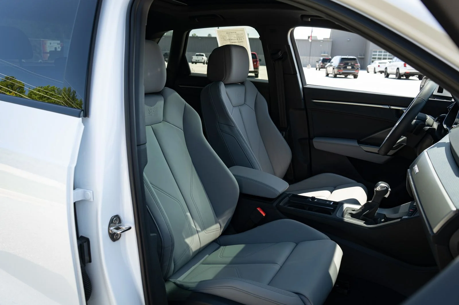 Used 2025 Arkona White Audi Premium image 23