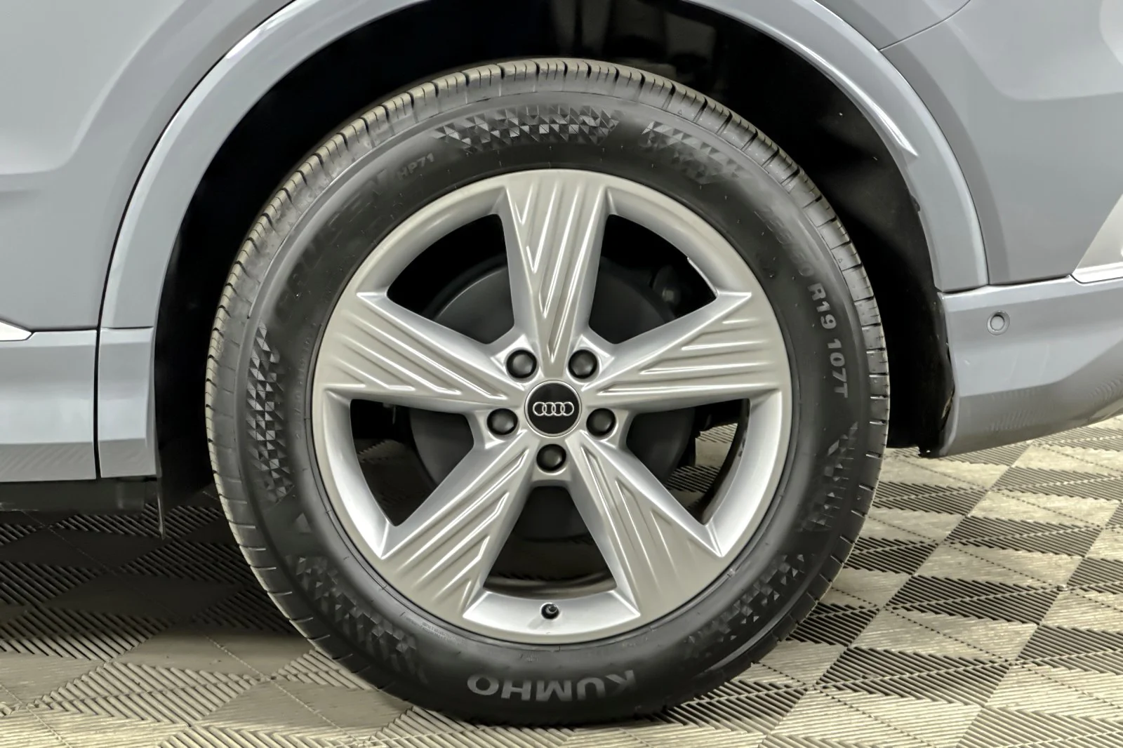 Used 2023 Pebble Gray Audi Premium Plus 50 quattro image 25