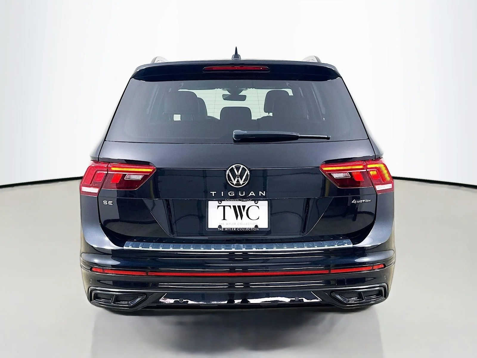 Used 2022 Black Volkswagen  image 6