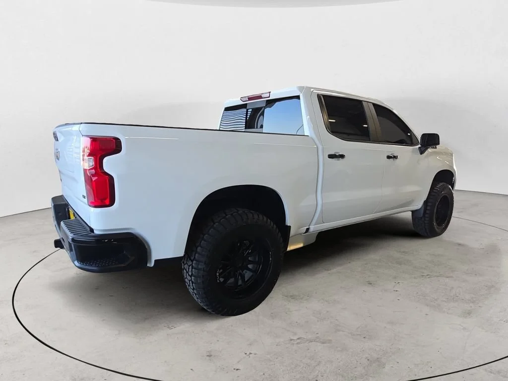 Used 2023 SUMMIT WHITE Chevrolet LT Trail Boss image 5