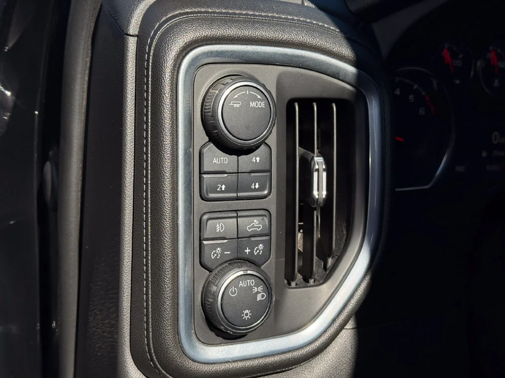 Used 2021 BLACK Chevrolet LT Trail Boss image 23