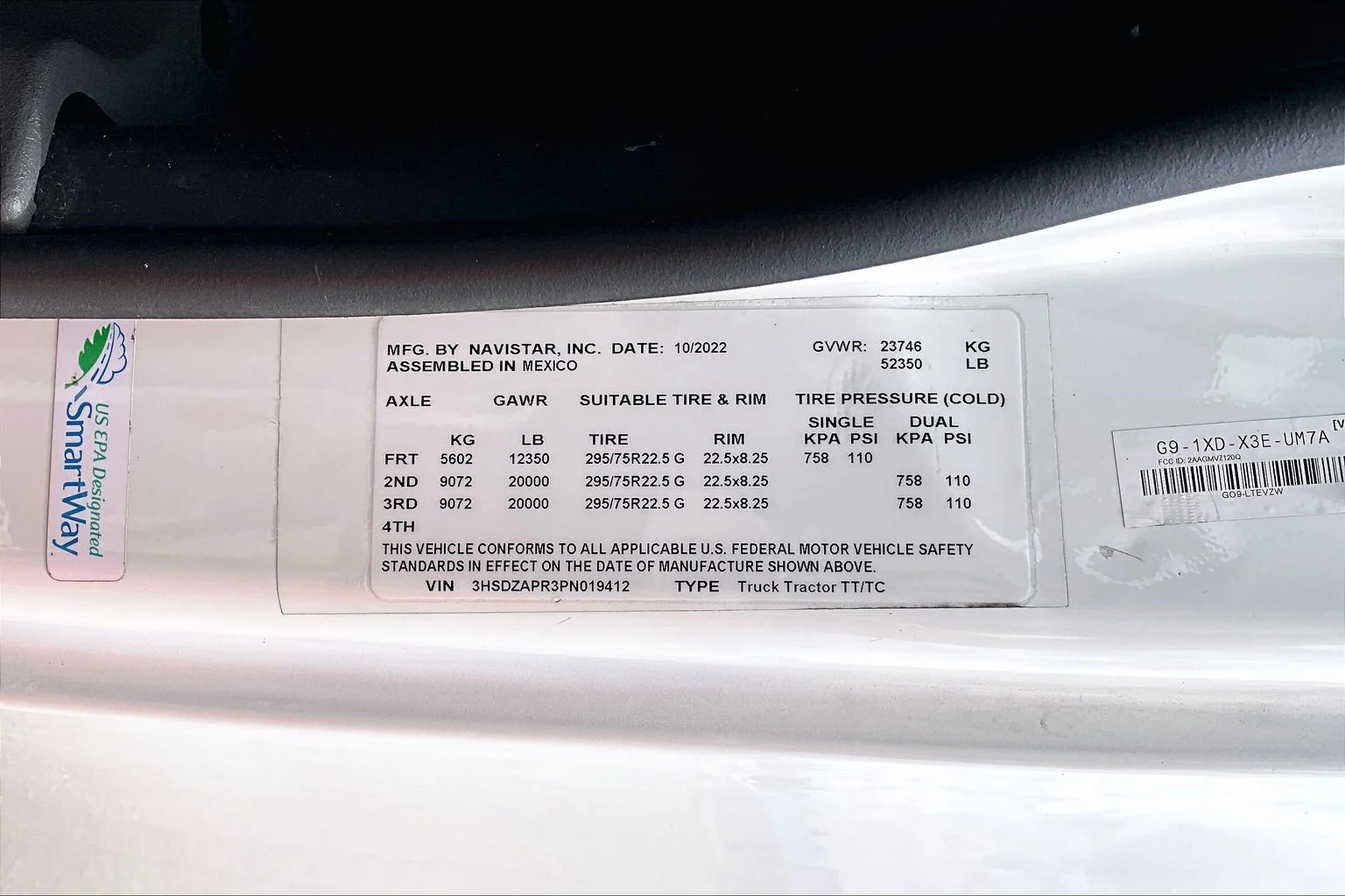 Used 2023 White International  image 13
