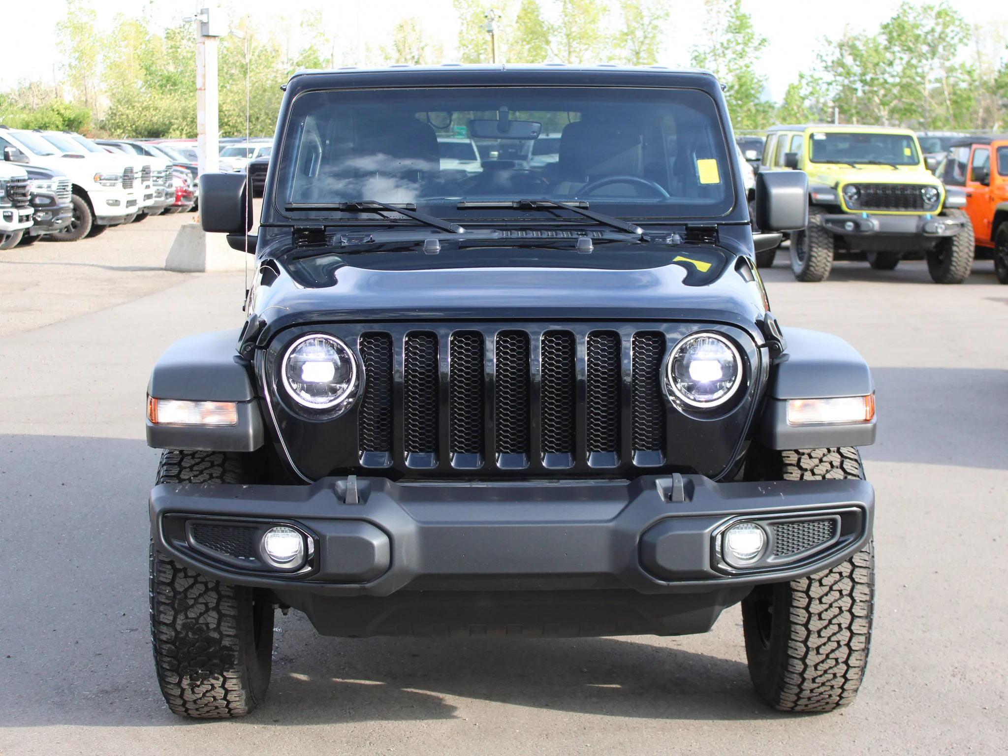 Certified Used 2023 Black Jeep Willys * No Accidents | Manual | V6 | Heated Seats | Apple CarPlay | Backup Camera | Alpine image 11