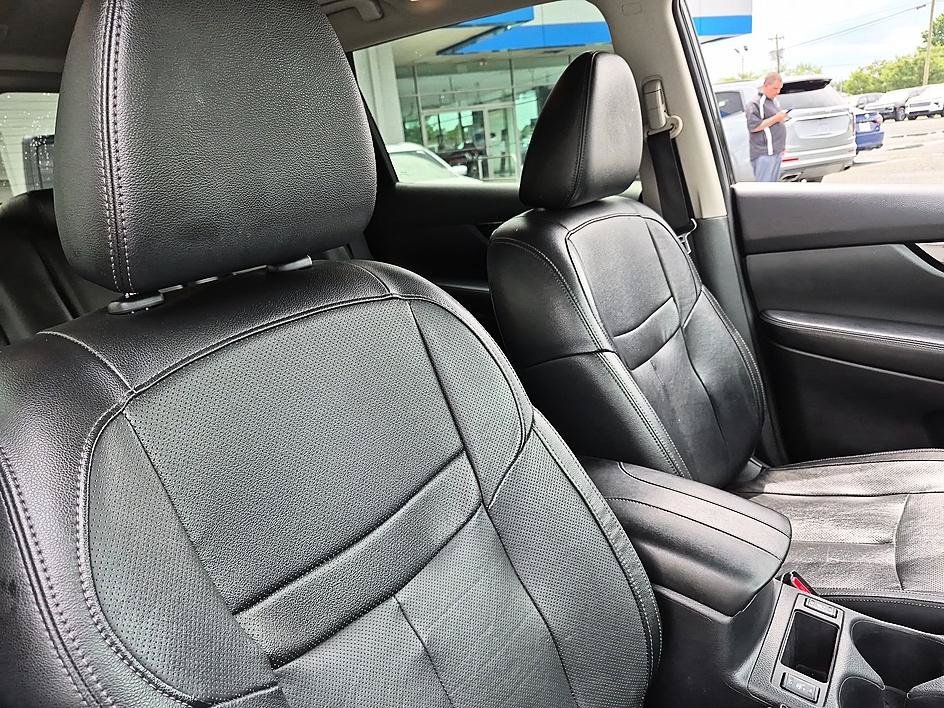 Used 2020 Magnetic Black Pearl Nissan SL image 34