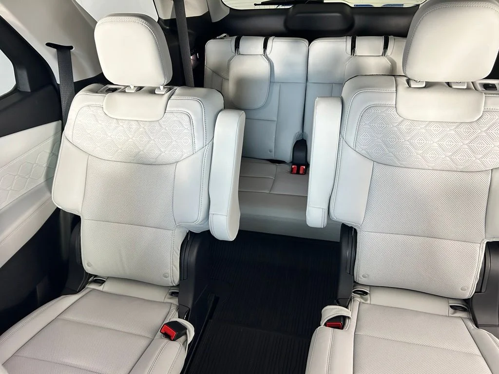 New 2026 Carbonized Gray Metallic Ford Platinum™ image 41