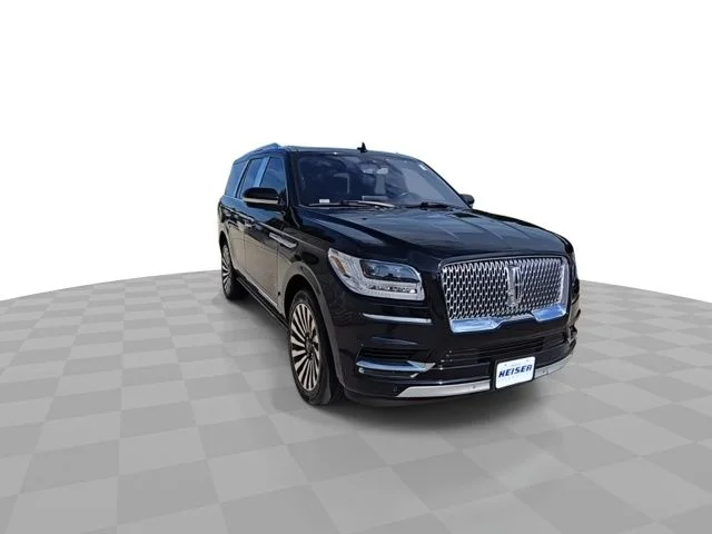 Used 2018 Black Velvet Lincoln Reserve image 2
