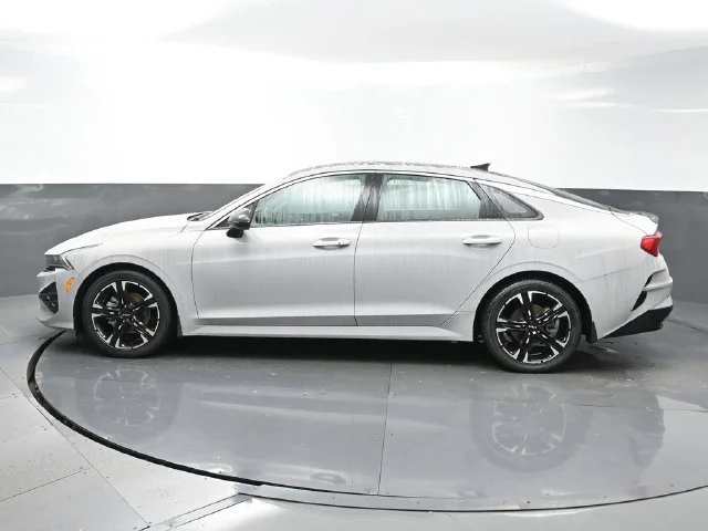 Used 2022 Gray Kia GT-Line image 4