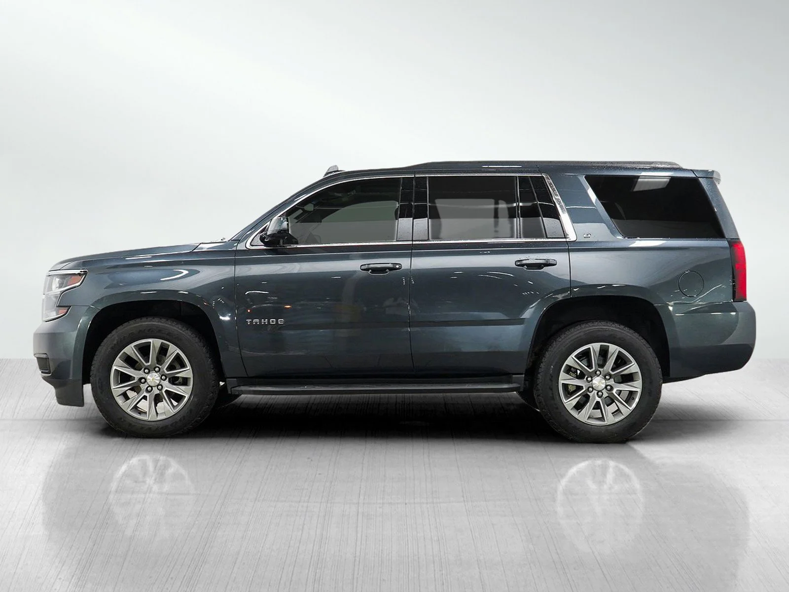 Used 2019 Chevrolet Tahoe LT with VIN 1GNSKBKC7KR312036 for sale in Wayzata, Minnesota