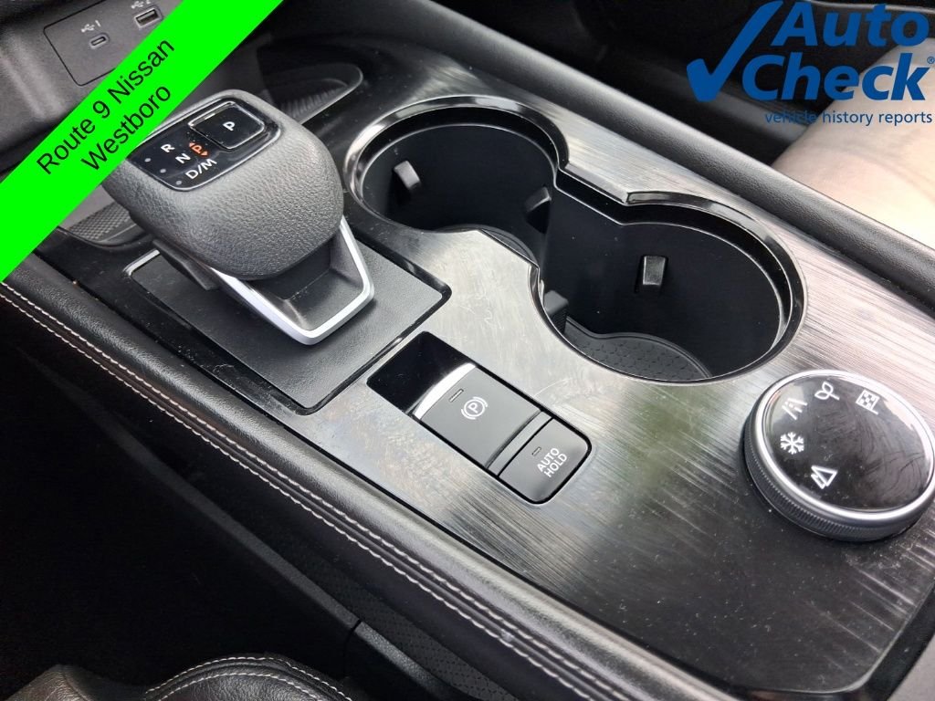 Used 2021 White Nissan SL image 16