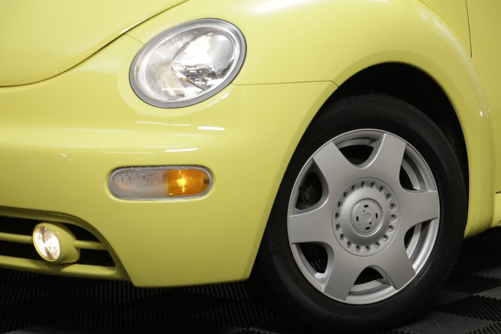 Used 2000 Yellow Volkswagen GLS image 3