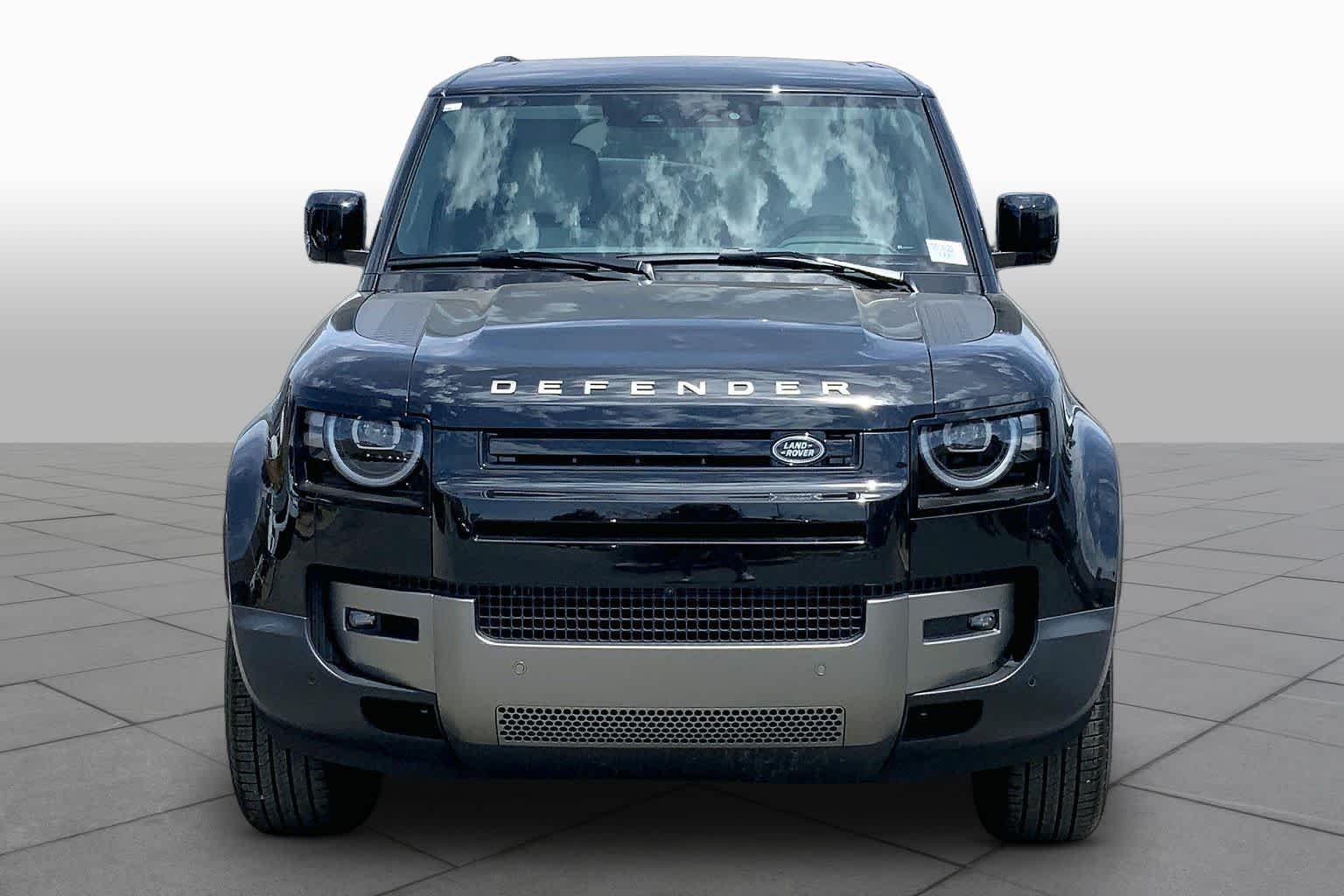 New 2026 Santorini Black Land Rover S image 3