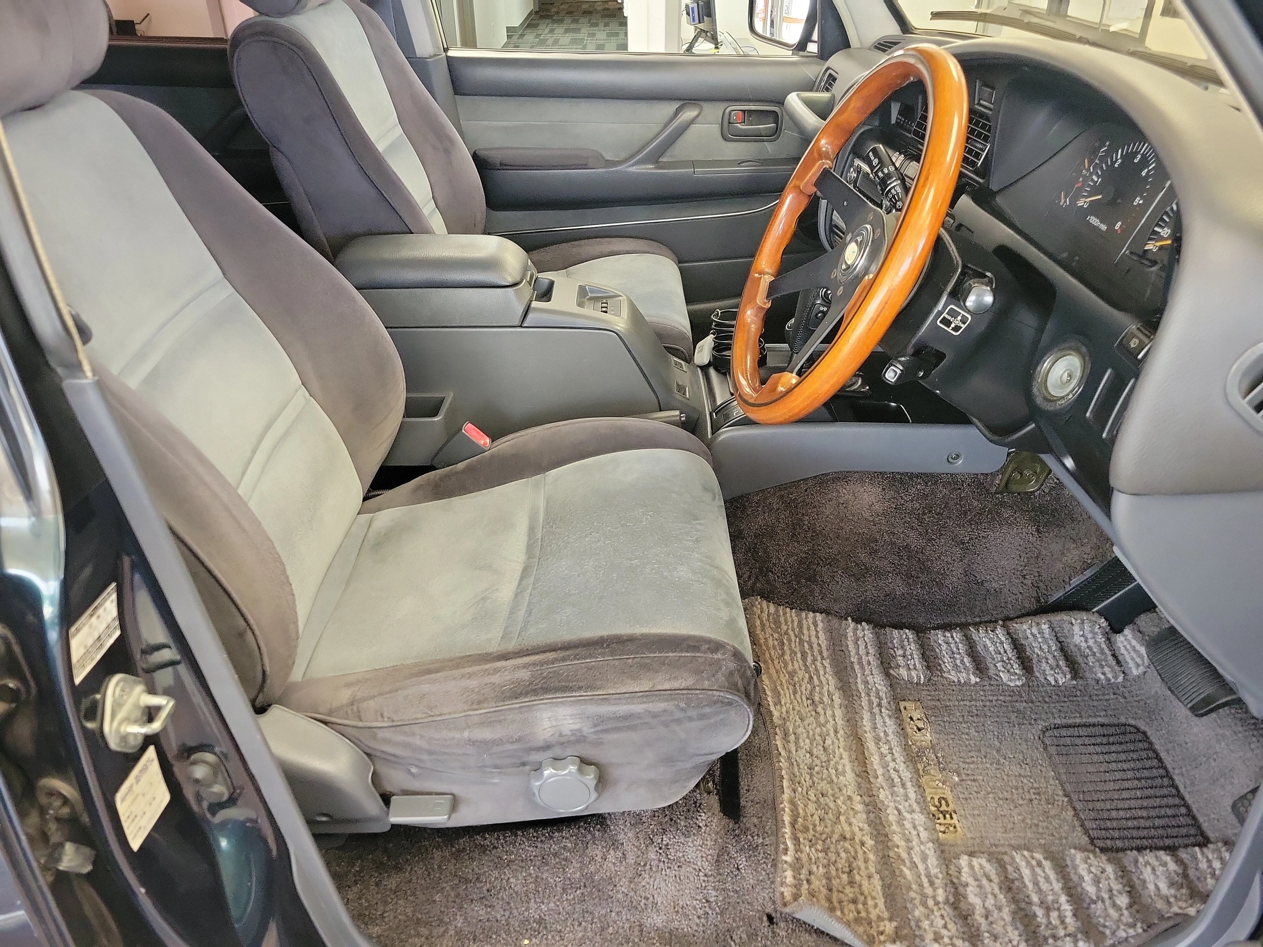 Used 1993 Green Toyota Base image 10