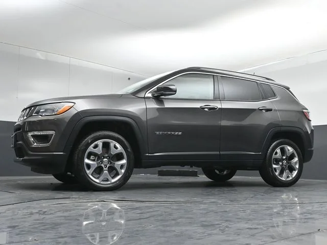 Used 2020 Granite Crystal Clearcoat Metallic Jeep Limited image 40