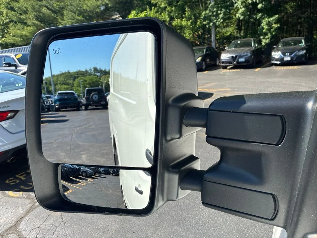 Used 2021 White Nissan SV image 19