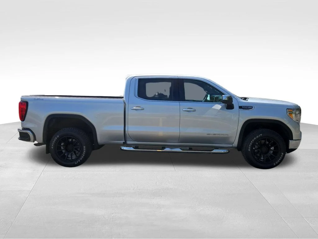 Used 2021 Gray GMC SLE image 10