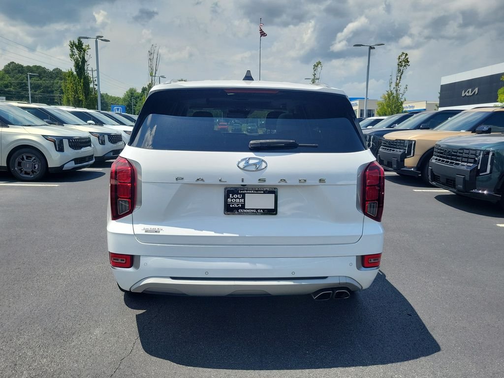 Used 2022 White Hyundai Limited image 5