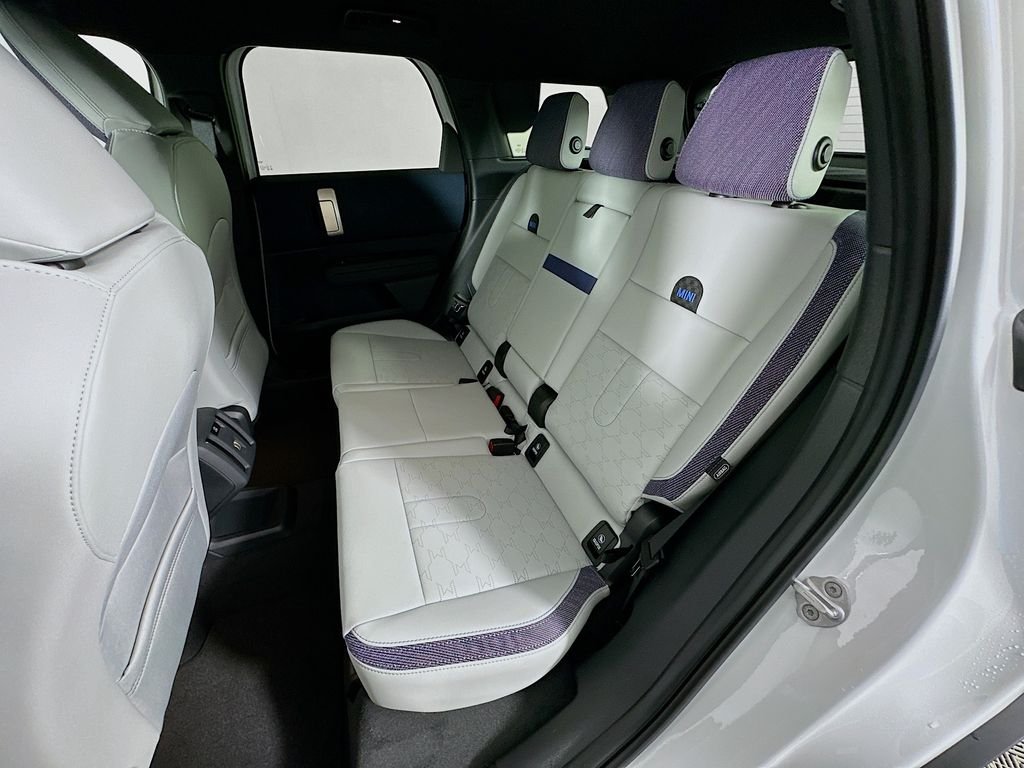 New 2027 White MINI Oxford Edition image 17
