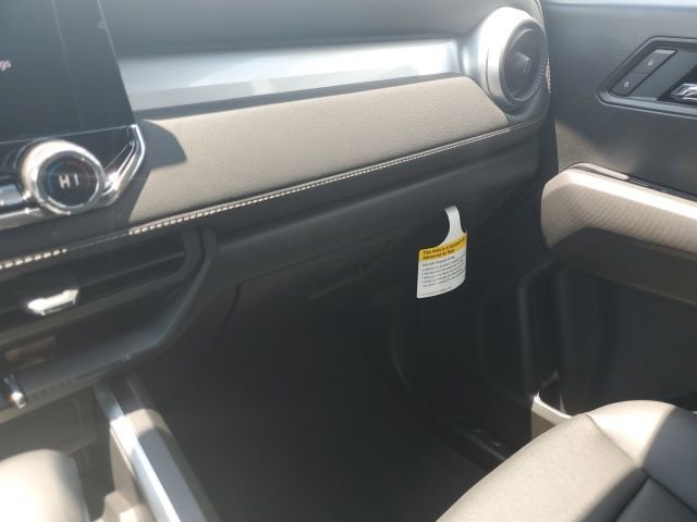 2025 Chevrolet Colorado LT - Photo 28