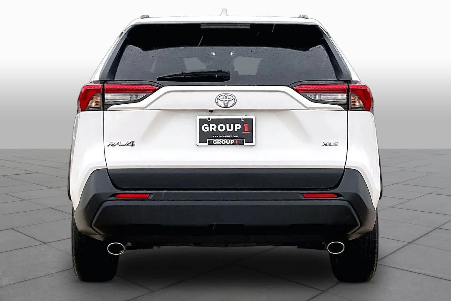 Used 2025 Ice Cap Toyota XLE image 5