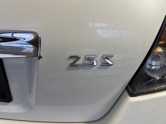 Used 2011 White Nissan 2.5 S image 8