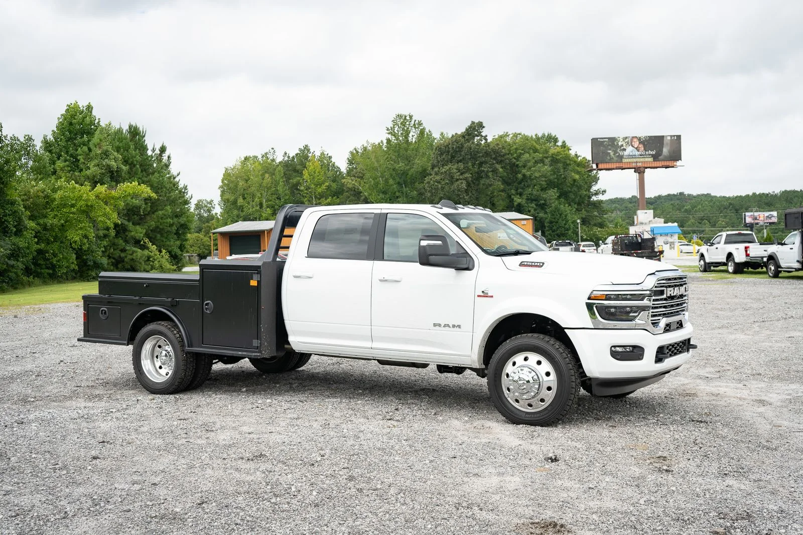 New 2026 Bright White Clearcoat RAM Tradesman image 25