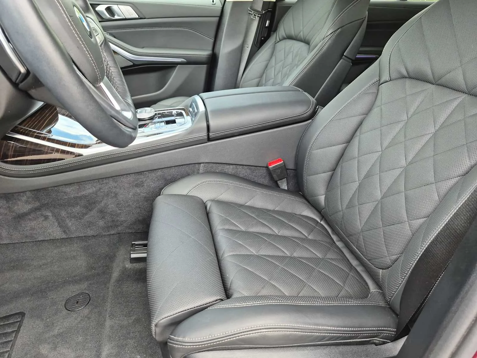 Used 2026 Red BMW xDrive40i image 15