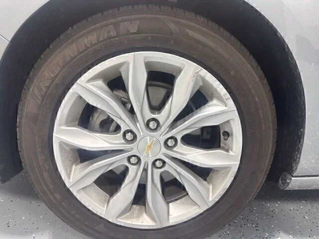 Used 2025 Gray Chevrolet LT image 11