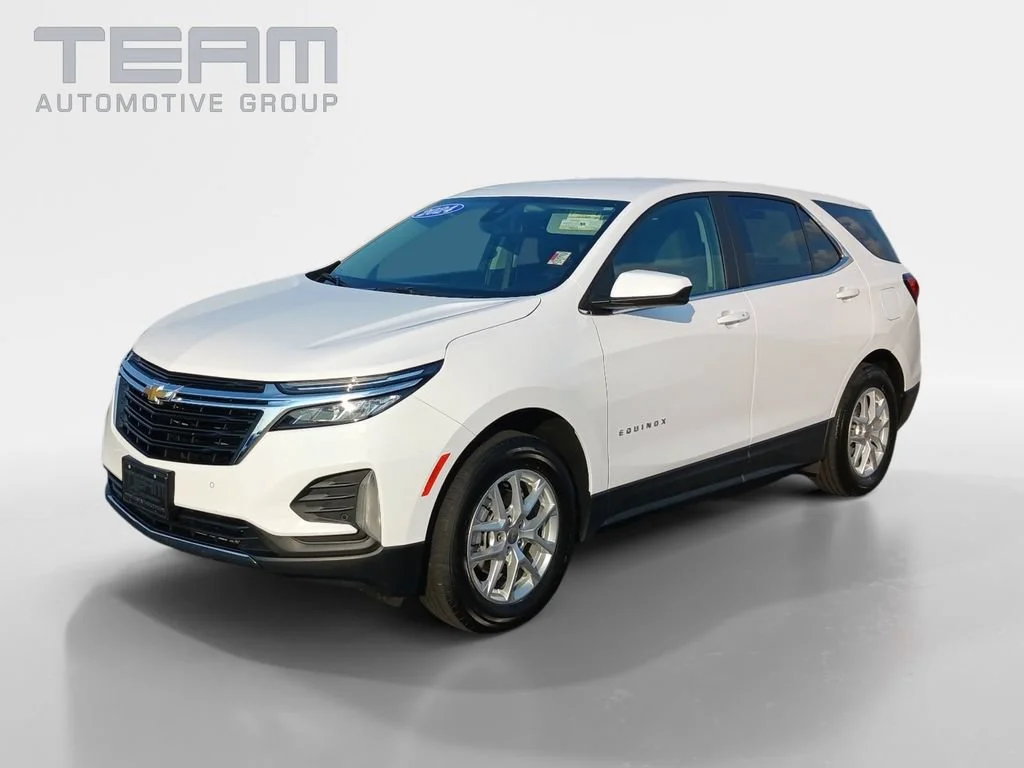 Used 2024 Summit White Chevrolet LT image 3