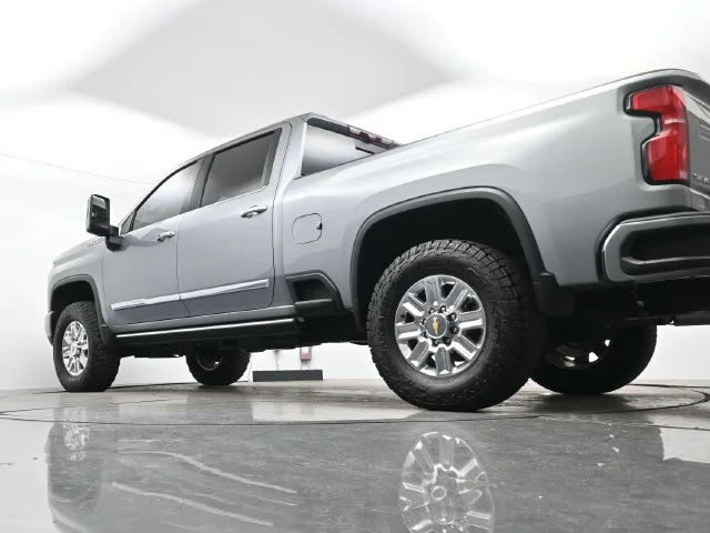 Used 2025 Sterling Gray Metallic Chevrolet High Country image 29