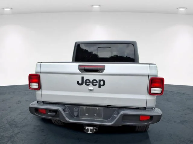 Used 2022 Silver Jeep Sport image 16