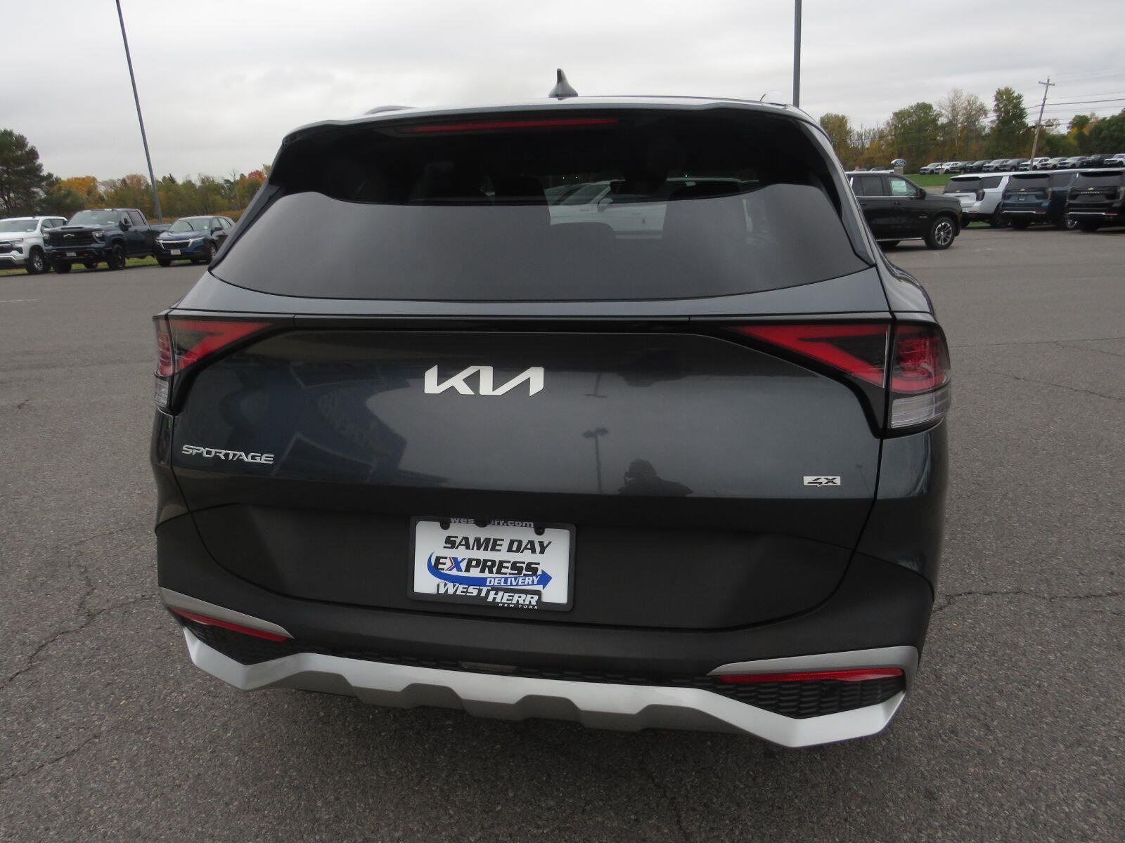 Used 2024 Gravity Gray Kia EX image 9