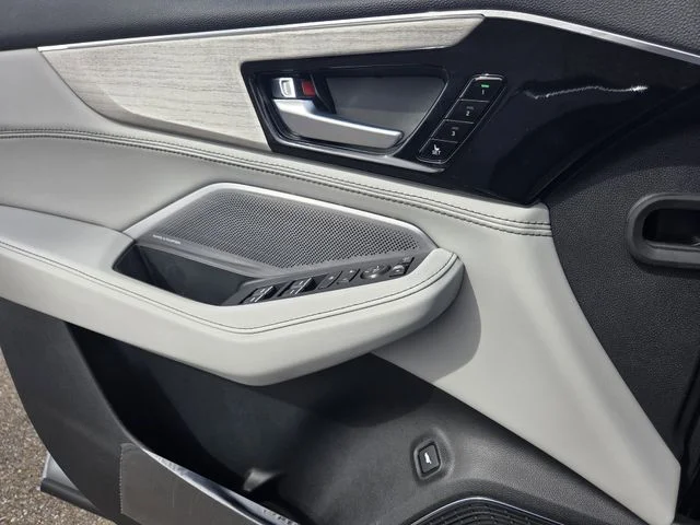 New 2026 Solar Silver Metallic Acura w/Advance Package image 13