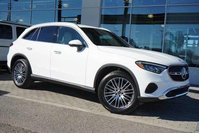 New 2026 Polar White Mercedes-Benz GLC 300 image 34
