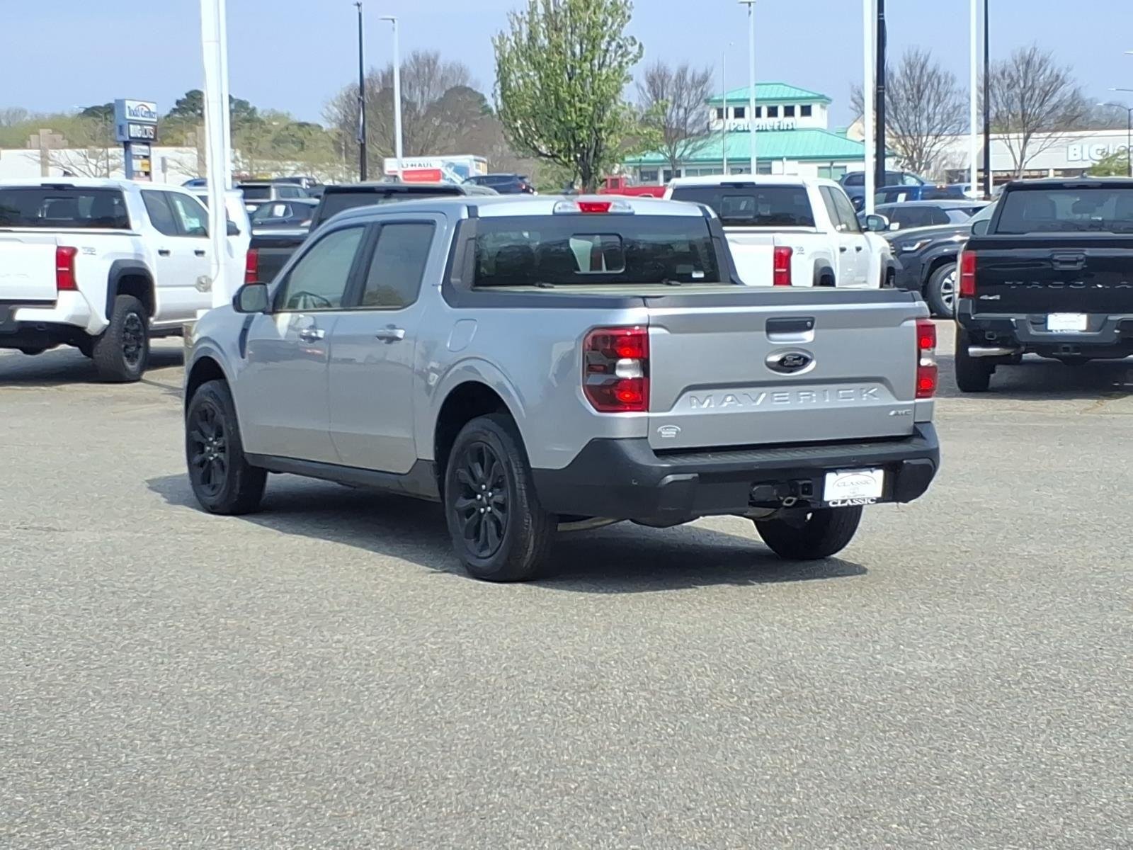 Used 2024 Iconic Silver Metallic Ford LARIAT image 10