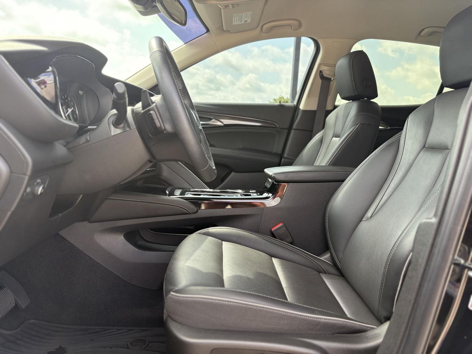 Used 2023 Ebony Twilight Metallic Buick Essence image 10
