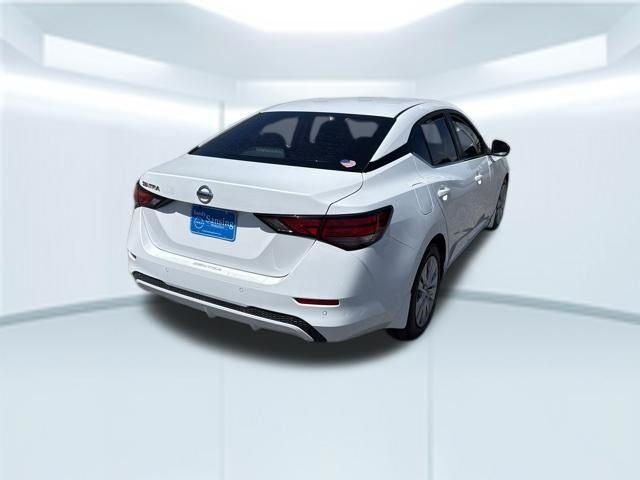 Used 2022 White Nissan S image 6