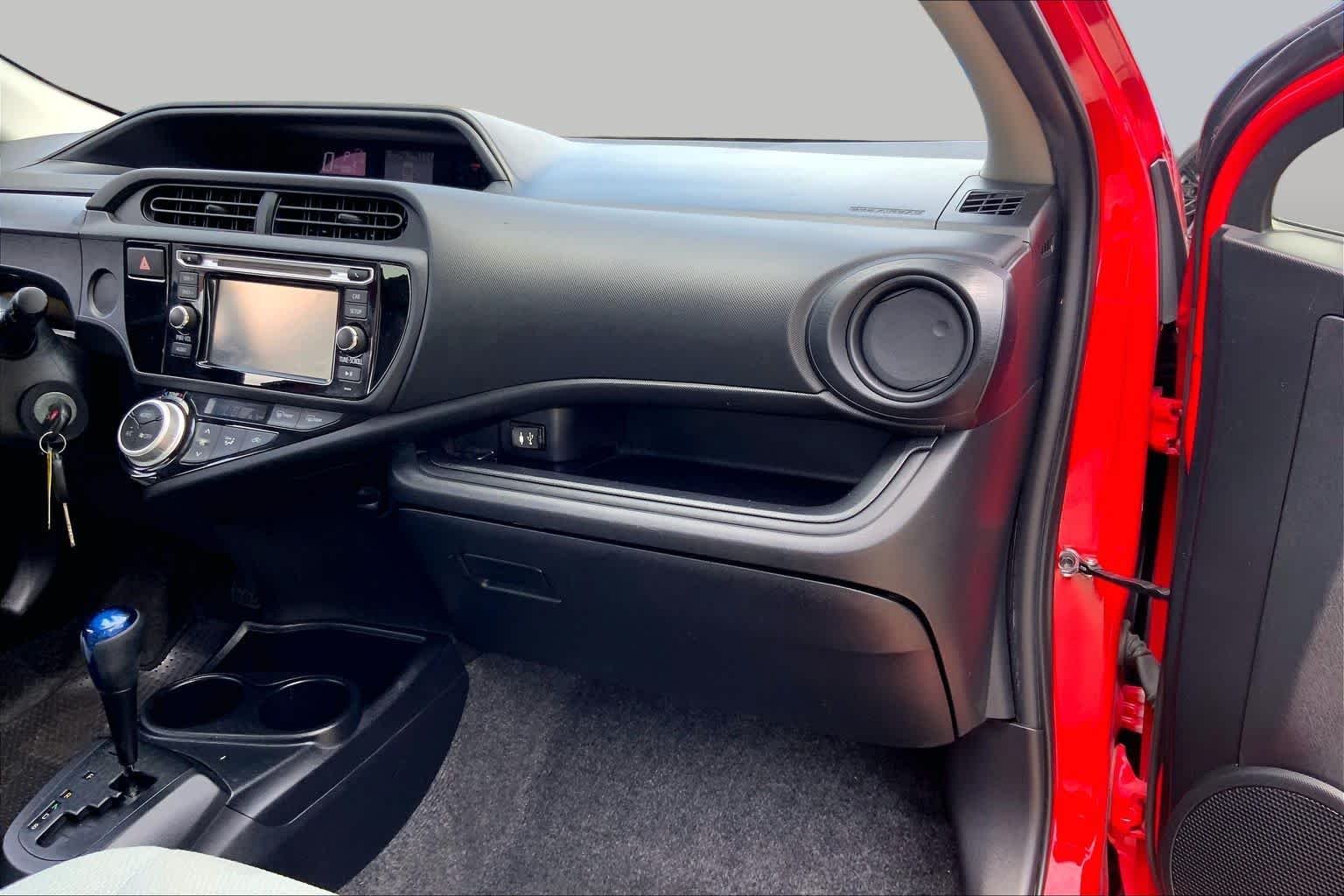 Used 2016 Absolutely Red Toyota One image 19