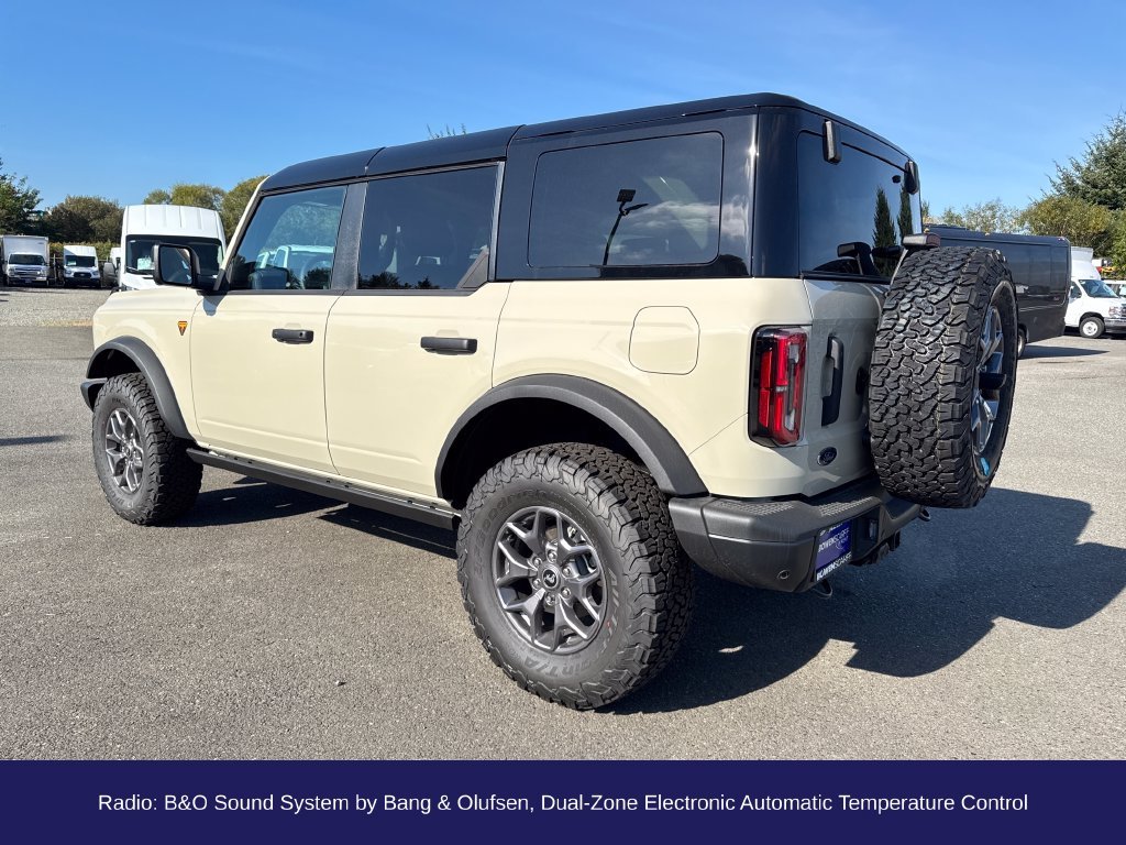 Used 2025 Desert Sand Ford Badlands image 3