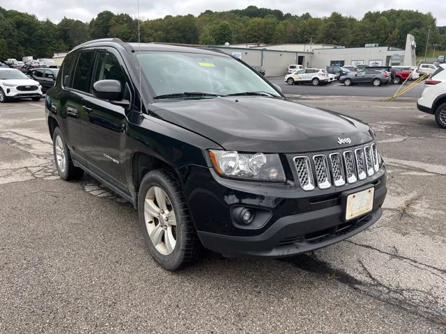Used 2016 Black Jeep Latitude image 2