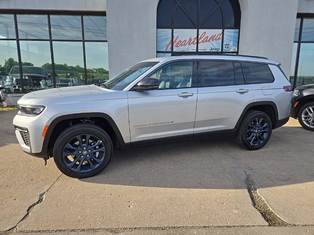 New 2026 Silver Zynith Exterior Paint Jeep  image 4
